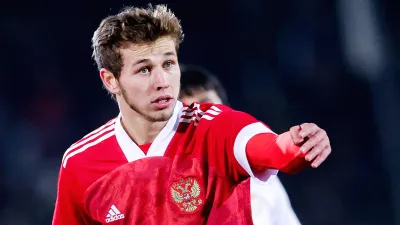 Садулаев точным дальним ударом открыл счет в пользу России в игре против Буркина-Фасо: видео