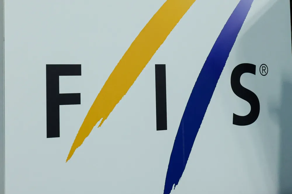 Глава ФЛГР заявил, что российскую делегацию на конгрессе FIS не встречали с негативом