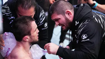 Видео: как Хабиб и Усман отреагировали на неожиданное поражение Умара Нурмагомедова