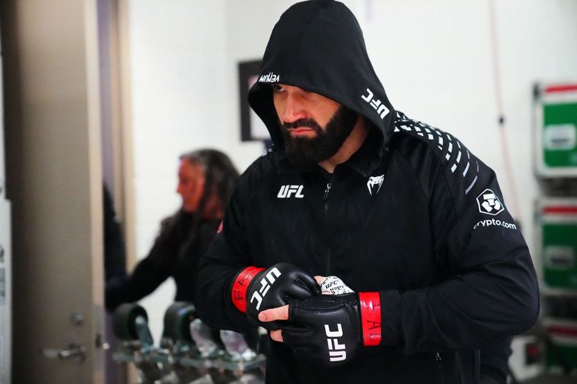 Прямая трансляция боя Мурзаканов — Рейес на UFC 333