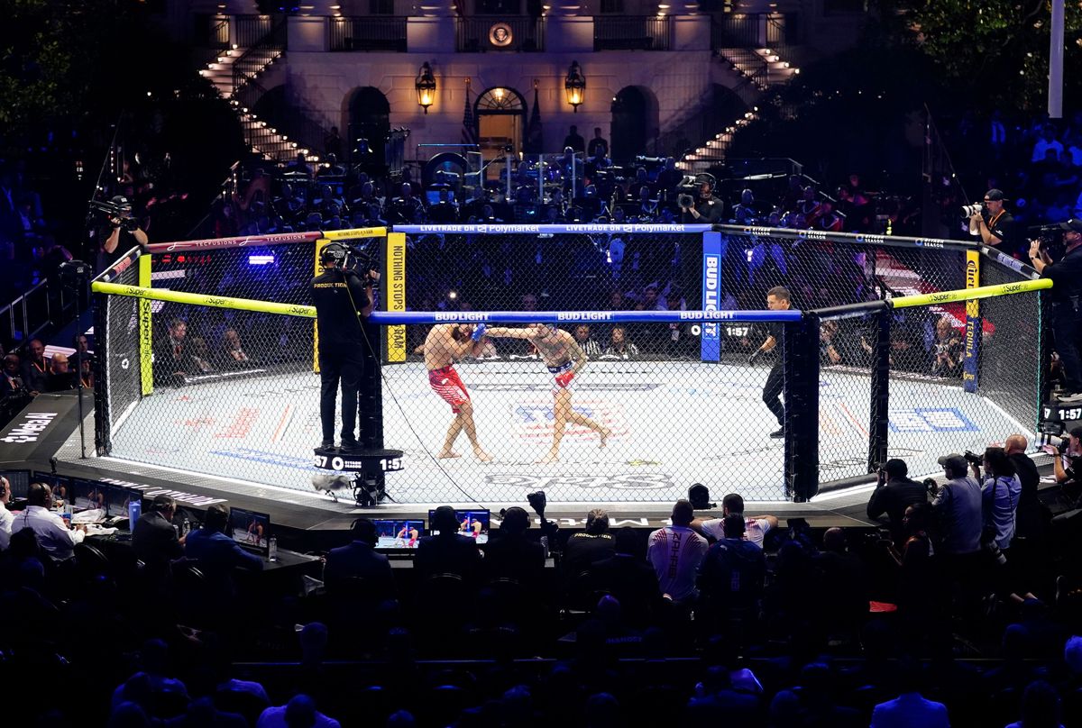 Петр Ян выйдет в кастомных шортах с российским флагом на турнире UFC 333